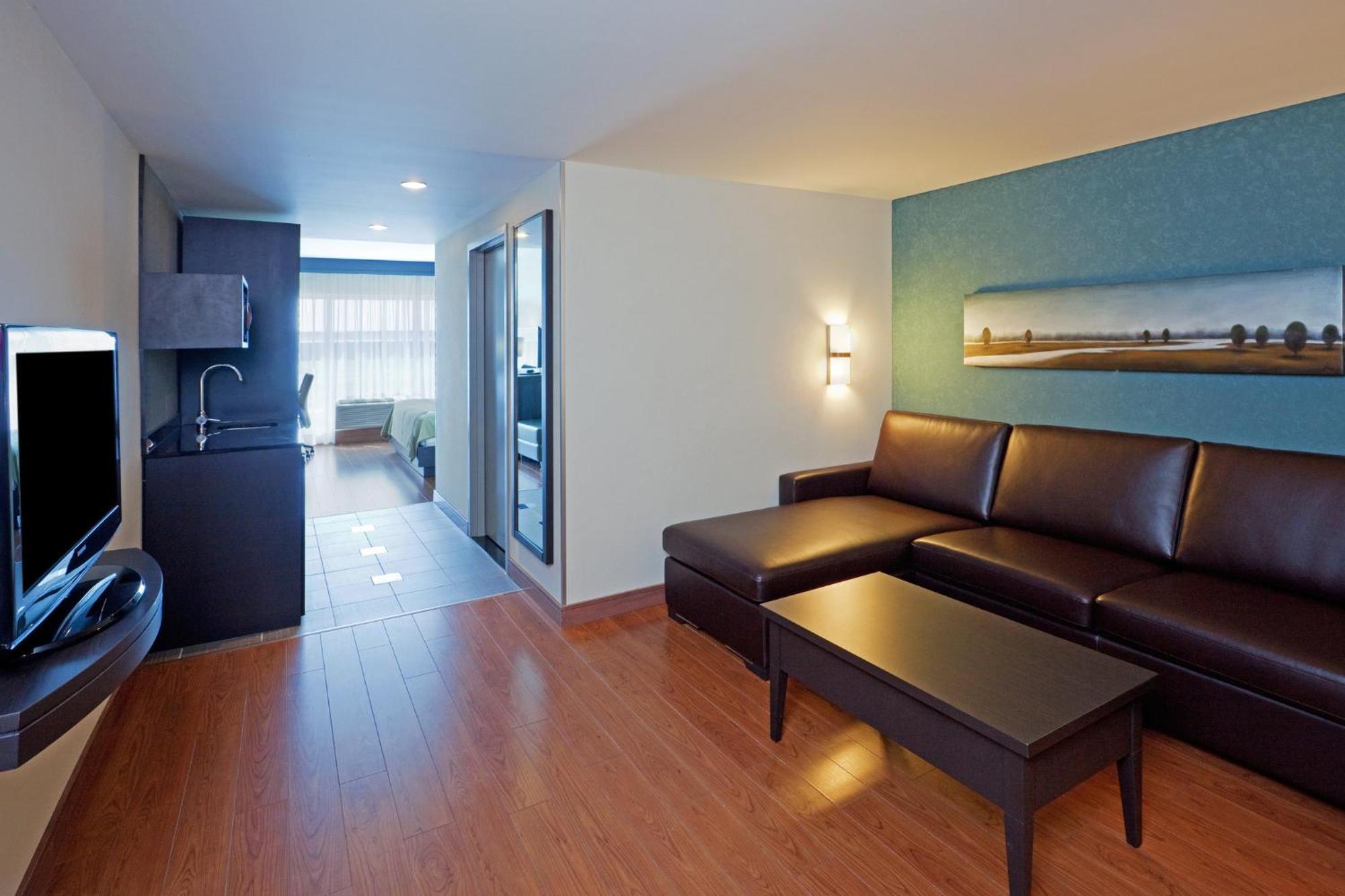 Holiday Inn Express Hotel & Suites Saint - Hyacinthe By Ihg Exterior foto
